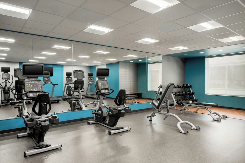 FAIRFIELD INN & SUITES CINCINNATI UPTOWN/UNIVERSITY AREA 28/50