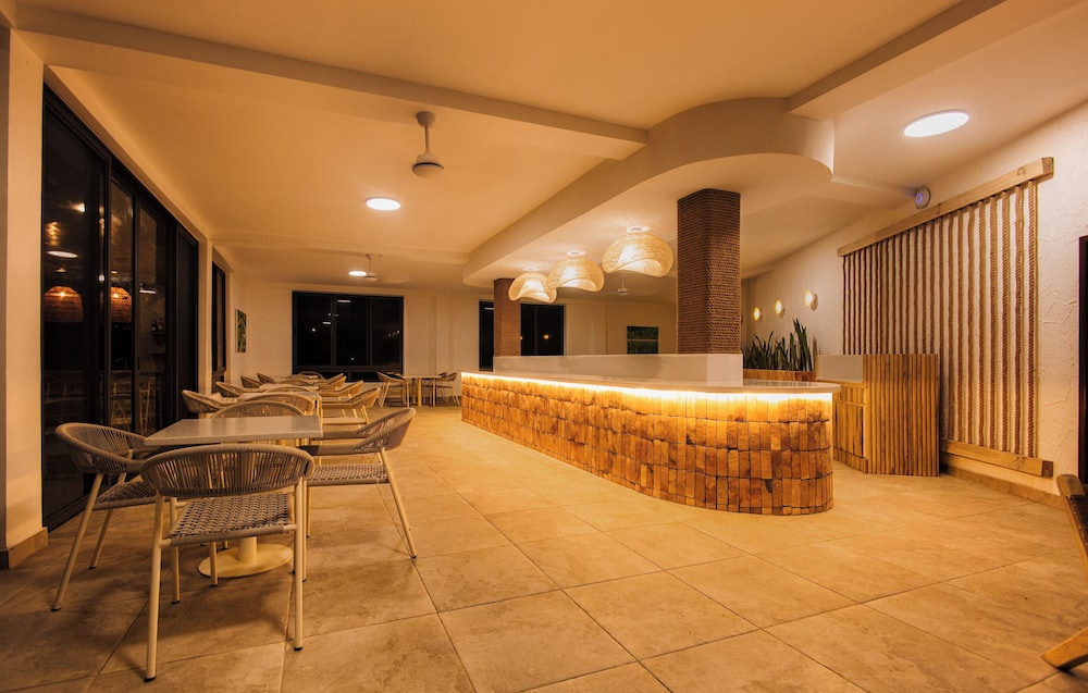 Elmina Bay Resort 8/50