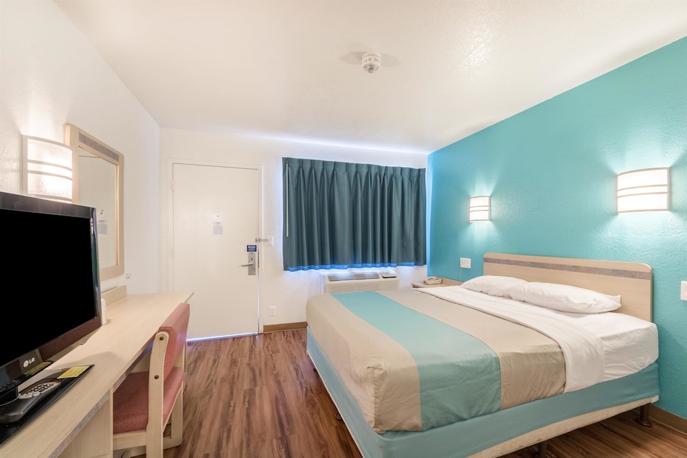 Motel6 Del Rio, TX 20/56