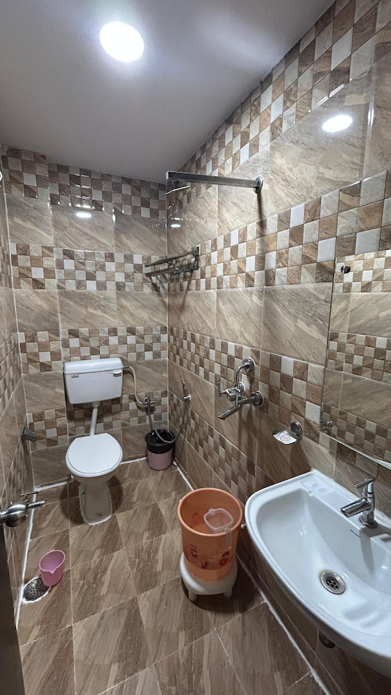 Hotel Sahu 48/49