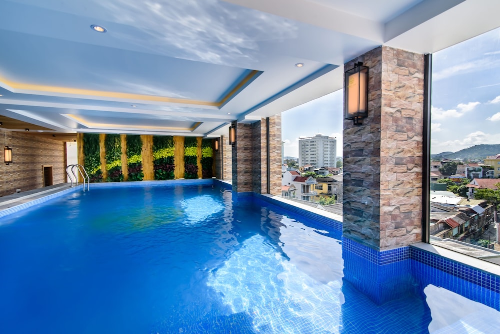 Thanh Lich Royal Boutique Hotel 32/69