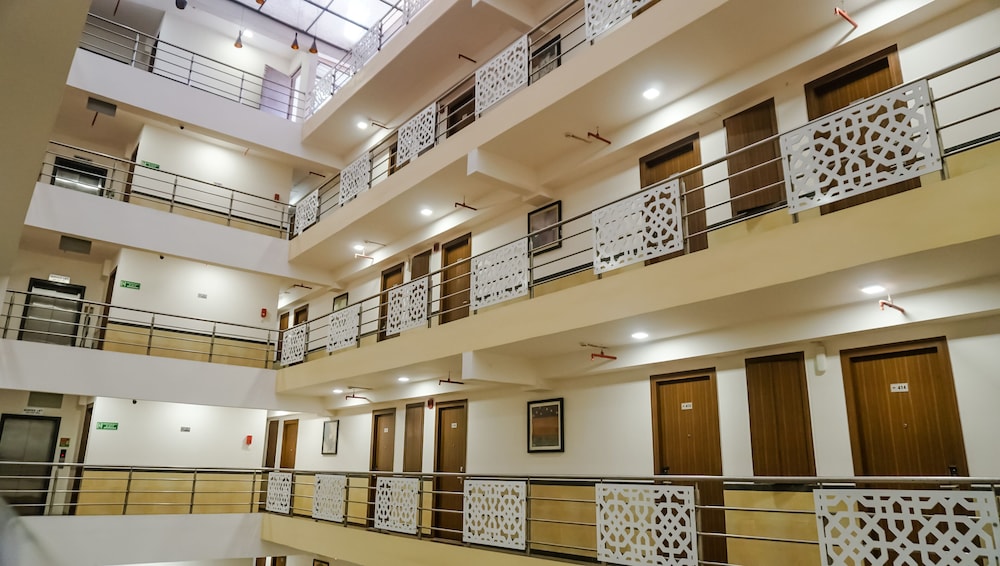 Siesta Navi Mumbai 1/41