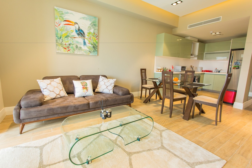 Accra Luxury Apartments Cantonments (Ex A-Lux Apartments) 58/80
