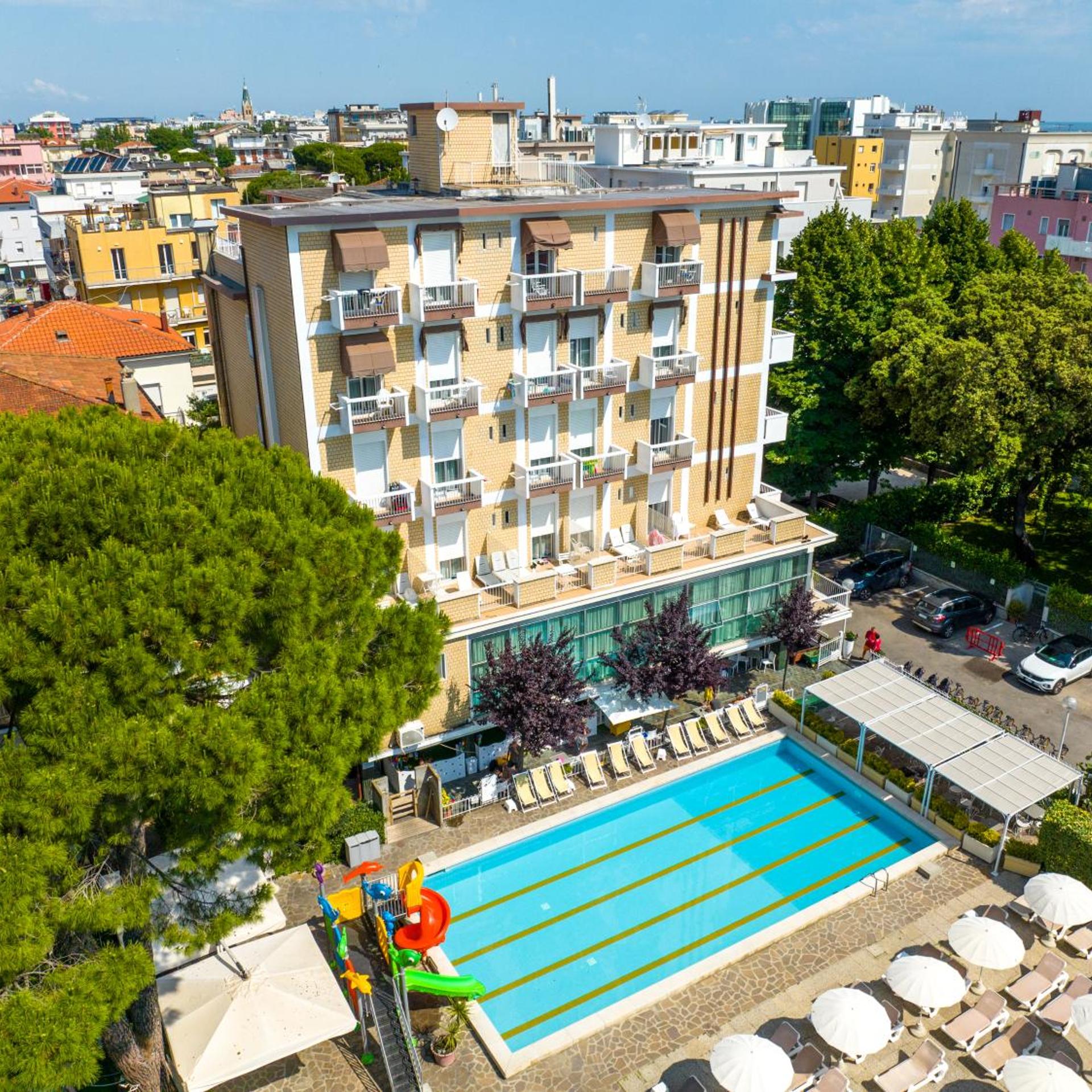 Hotel Lotus 1/50