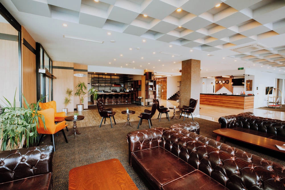 Karpalas City Hotel & Spa 56/70