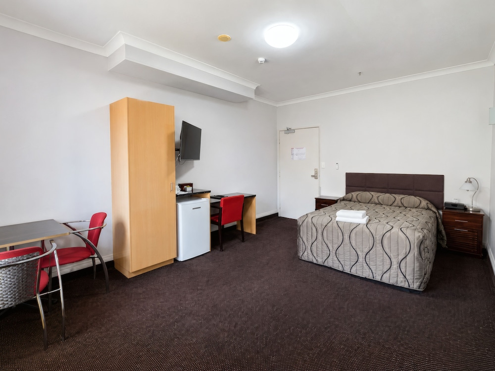 Deluxe, Queen Bed