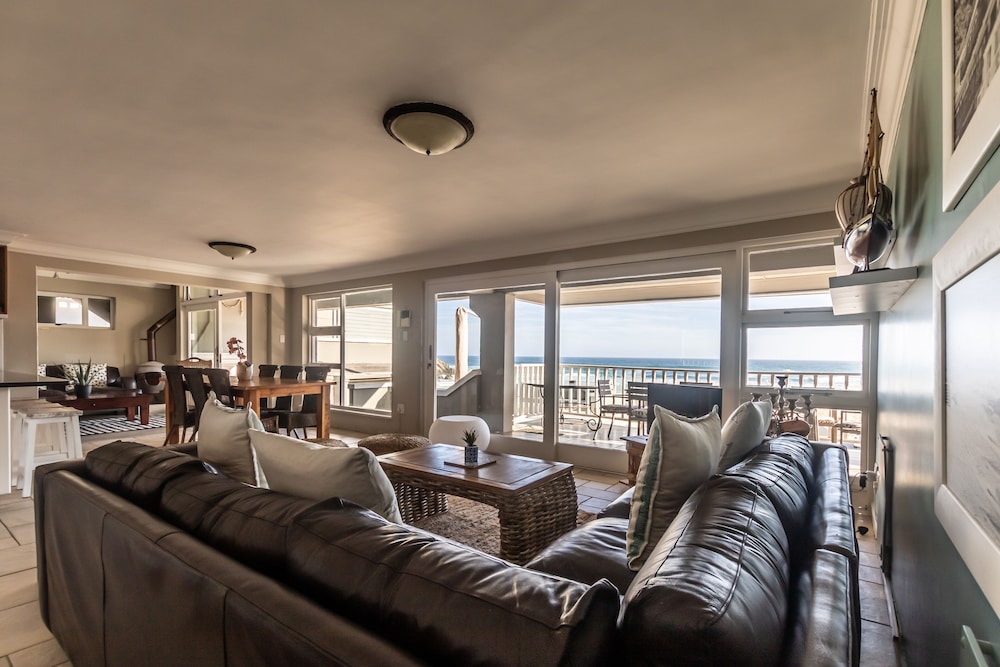 Dutton's Cove Guesthouse 20/50