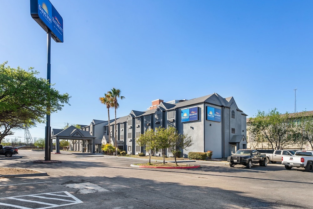 Baymont by Wyndham San Antonio Downtown 30/40