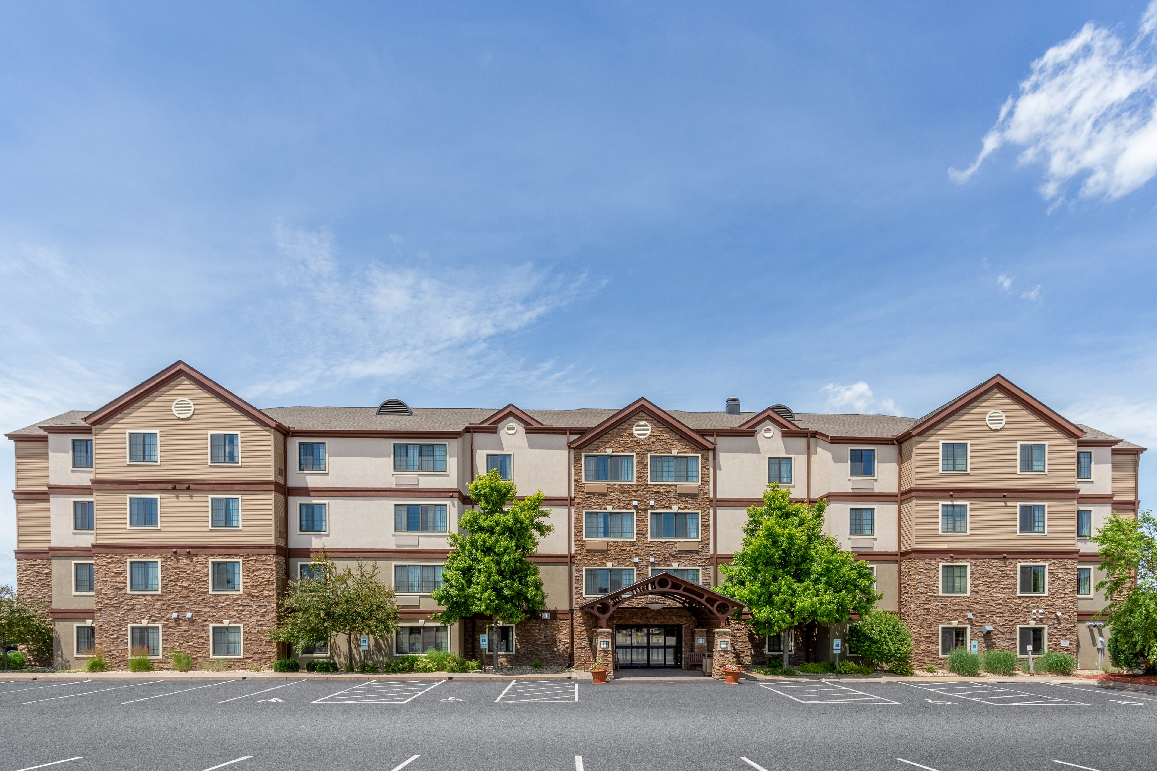 Staybridge Suites Davenport 60/64