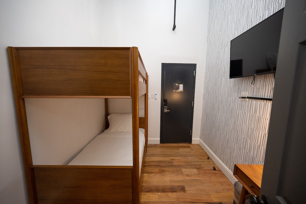 The Flat NYC 34/47