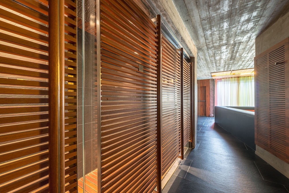 Duparc Contemporary Suites 37/73
