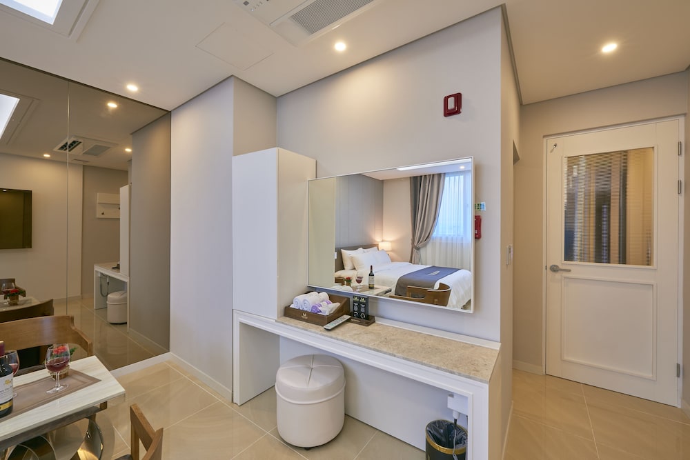 Madrid Hotel Gwangju 36/39