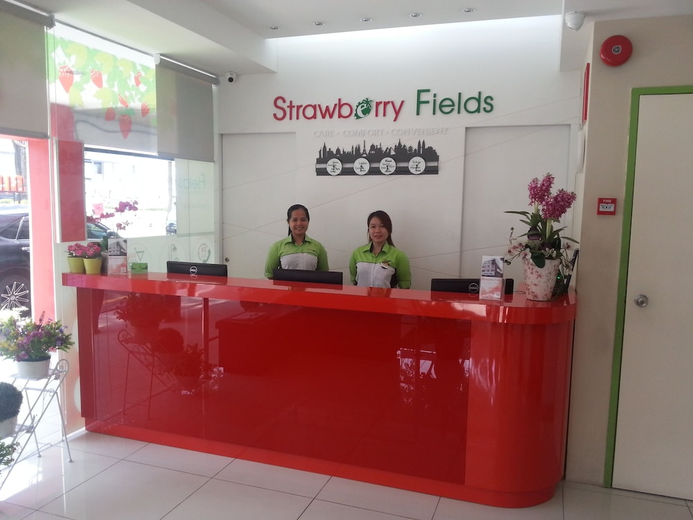 Hotel Strawberry Fields 8/48