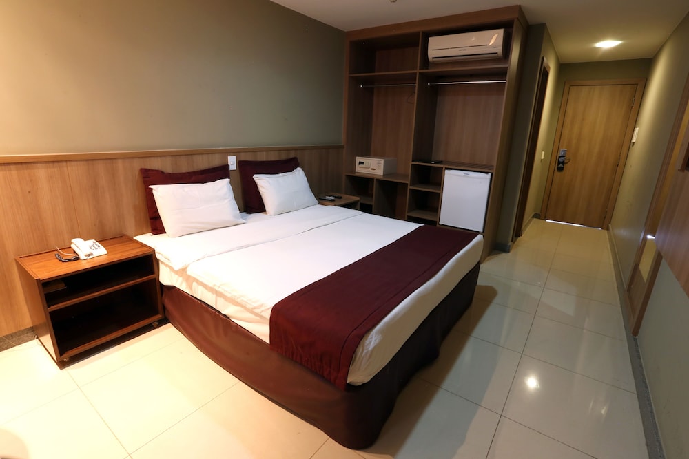 DELUXE, DOUBLE BED