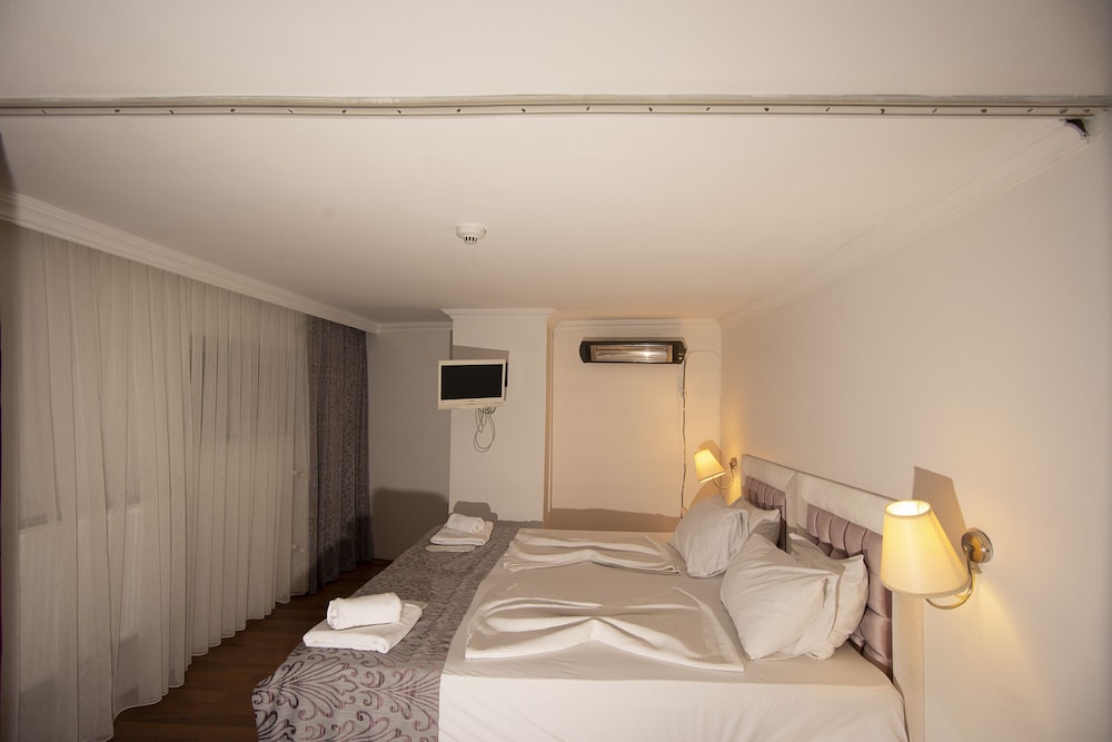 Srf Hotel 16/29