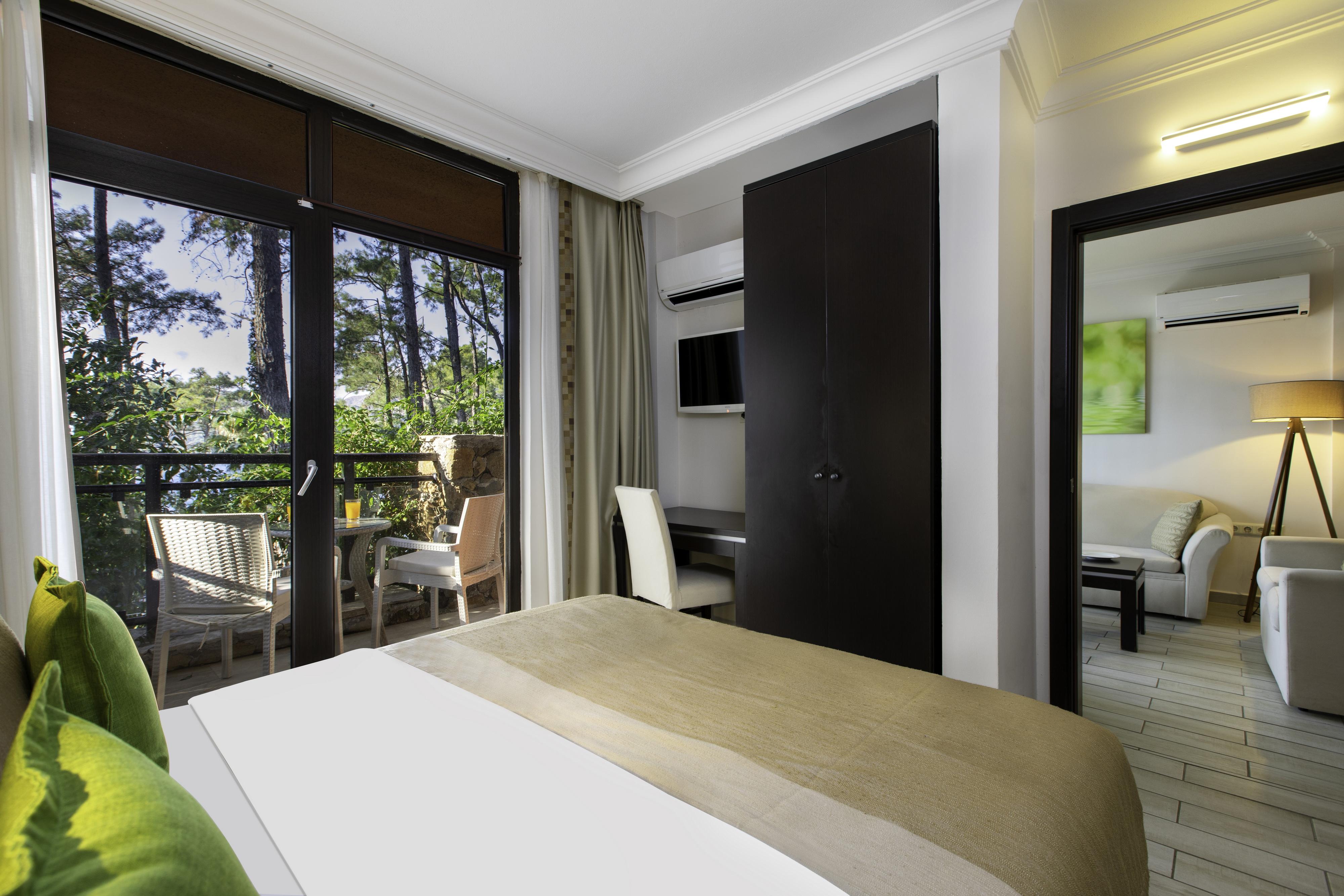 Superior, Suite, Garden View