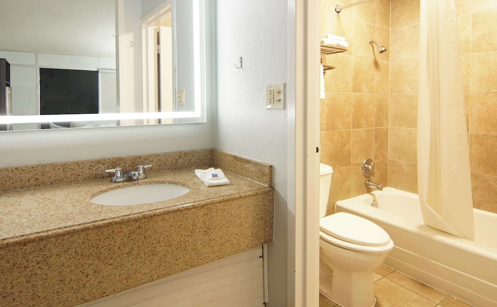 Studio6 Mesquite, TX – Town East 37/37
