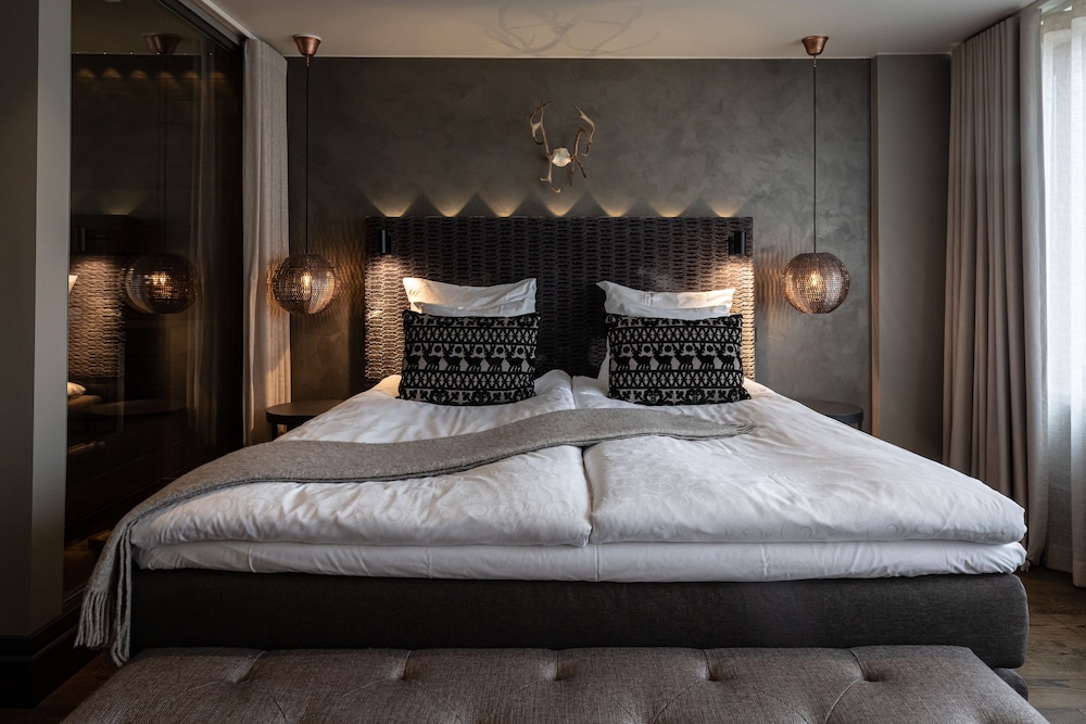MYSTIQUE, DELUXE, DOUBLE BED, SAUNA