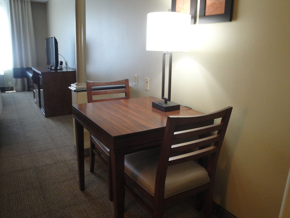 Comfort Suites Victorville-Hesperia 48/56