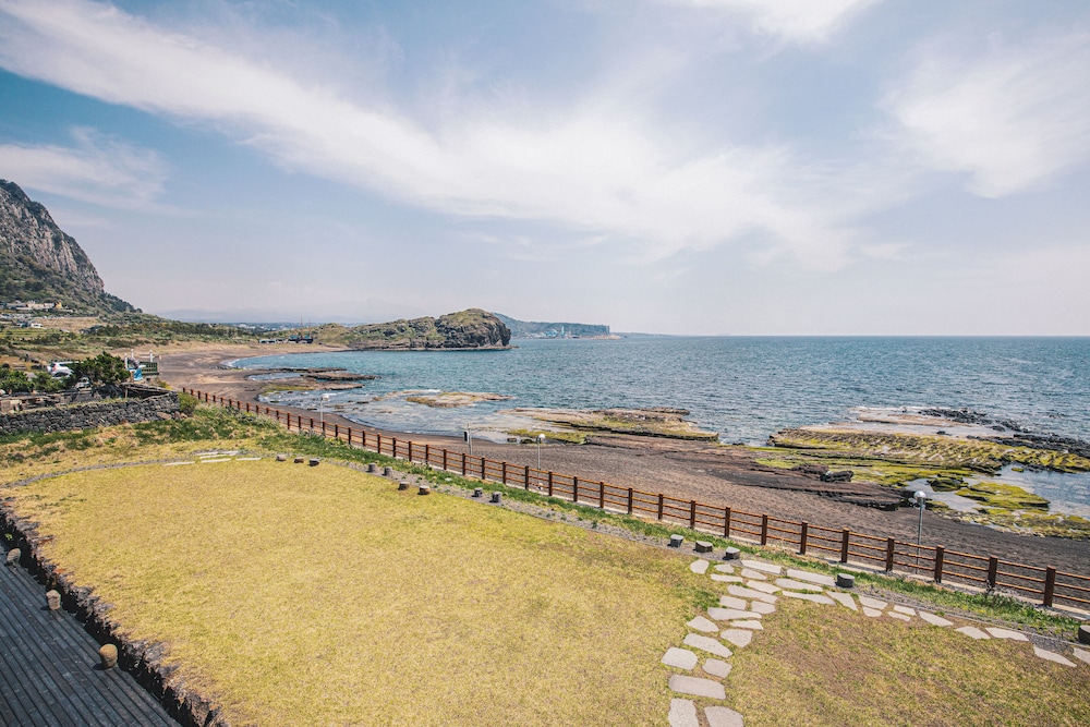 Zen Hideawayatjeju 54/58