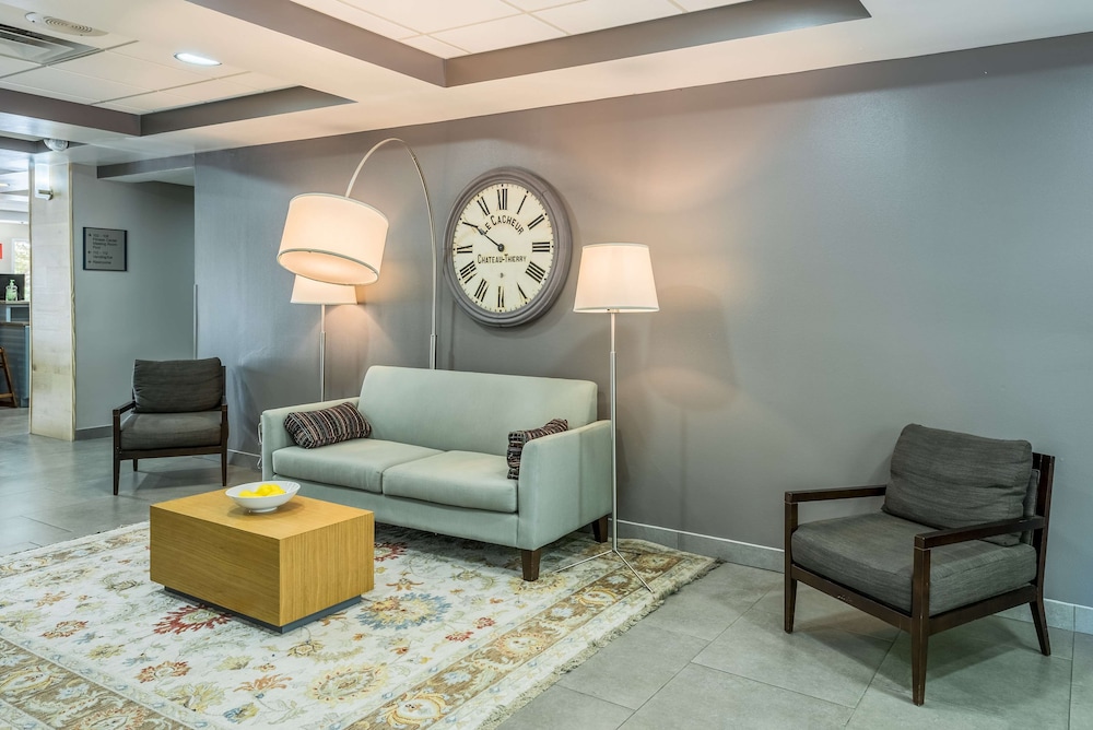 Country Inn and Suites By Radisson Cookeville TN 32/48