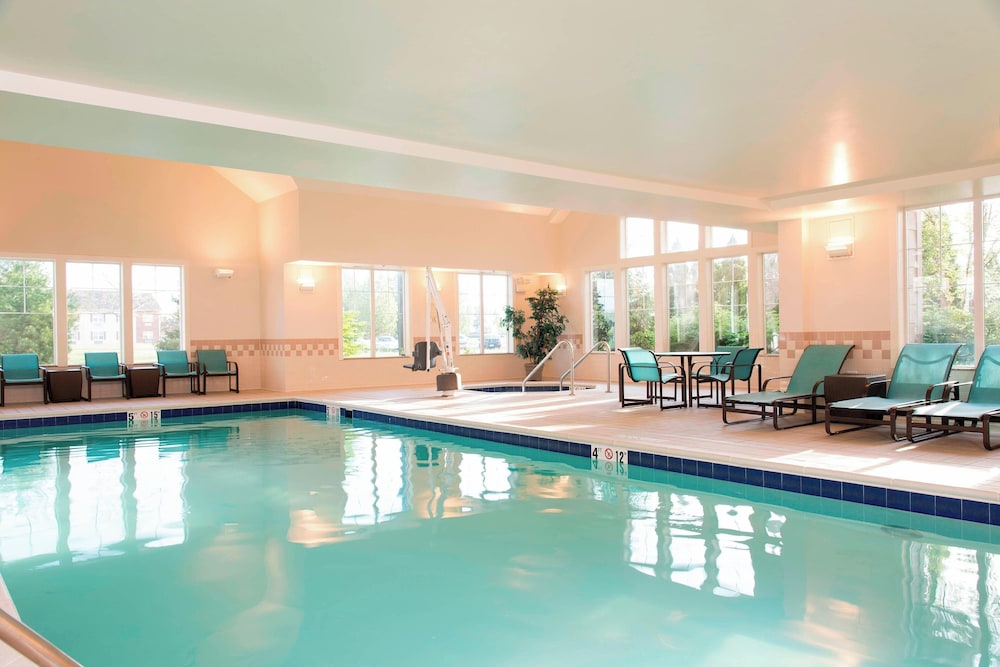 Residence Inn Toledo Maumee 8/28