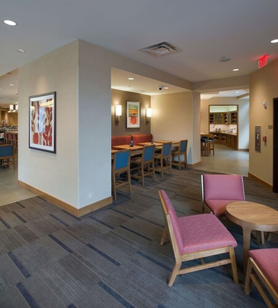 Hyatt Place Bloomington/Normal 39/56