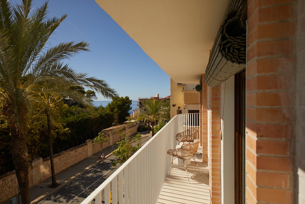Belle Marivent Mediterranean Petit Hotel 53/59