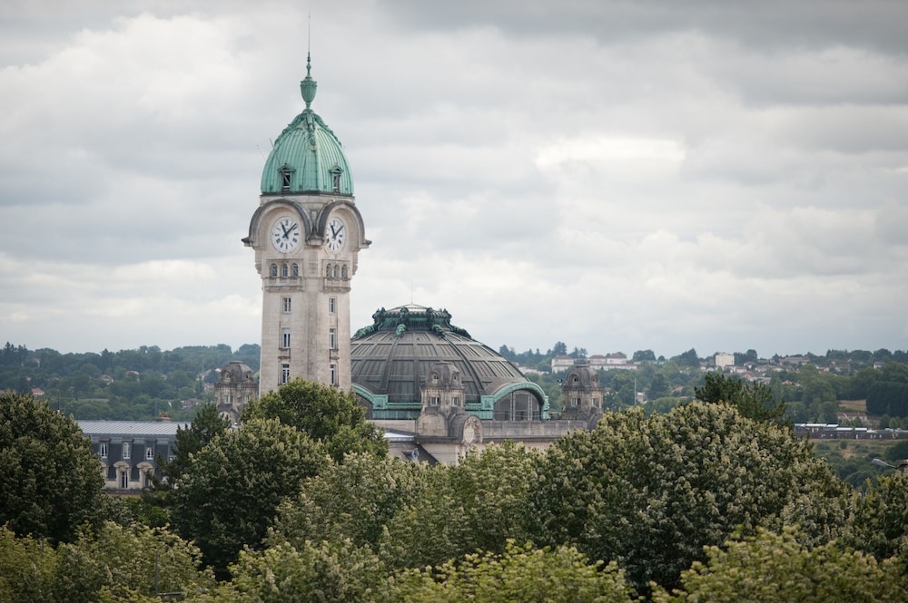 CAMPANILE LIMOGES CENTRE - GARE 66/70