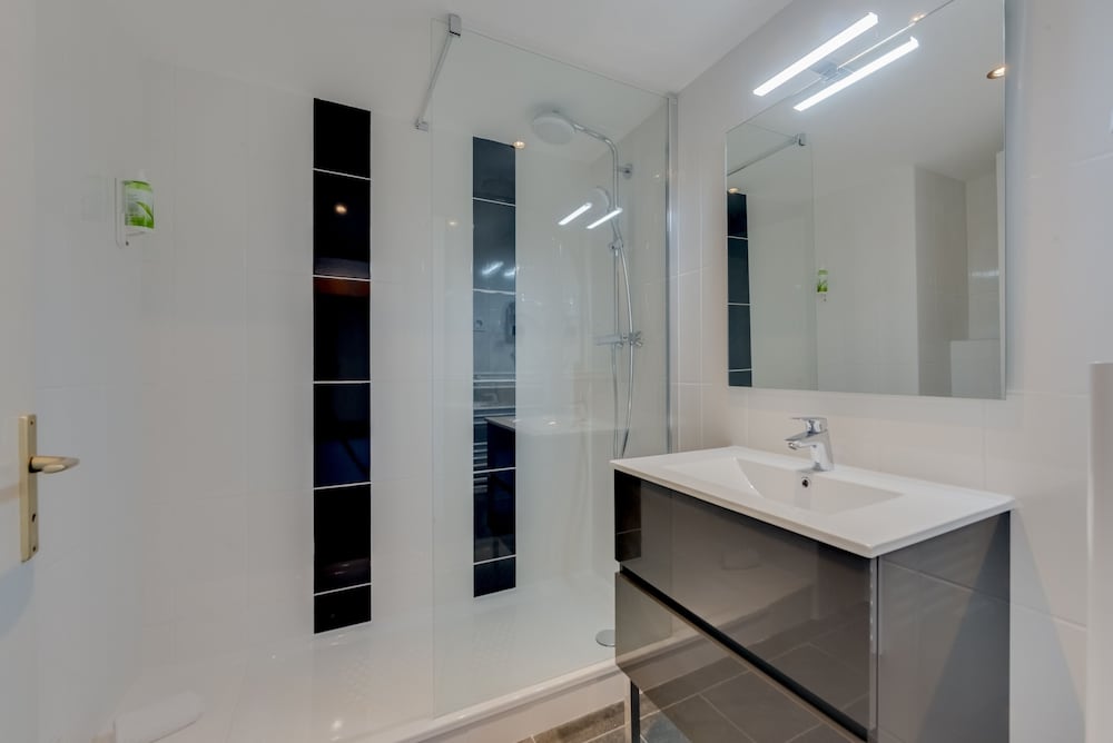 RESIDHOTEL LES CORALYNES 17/28