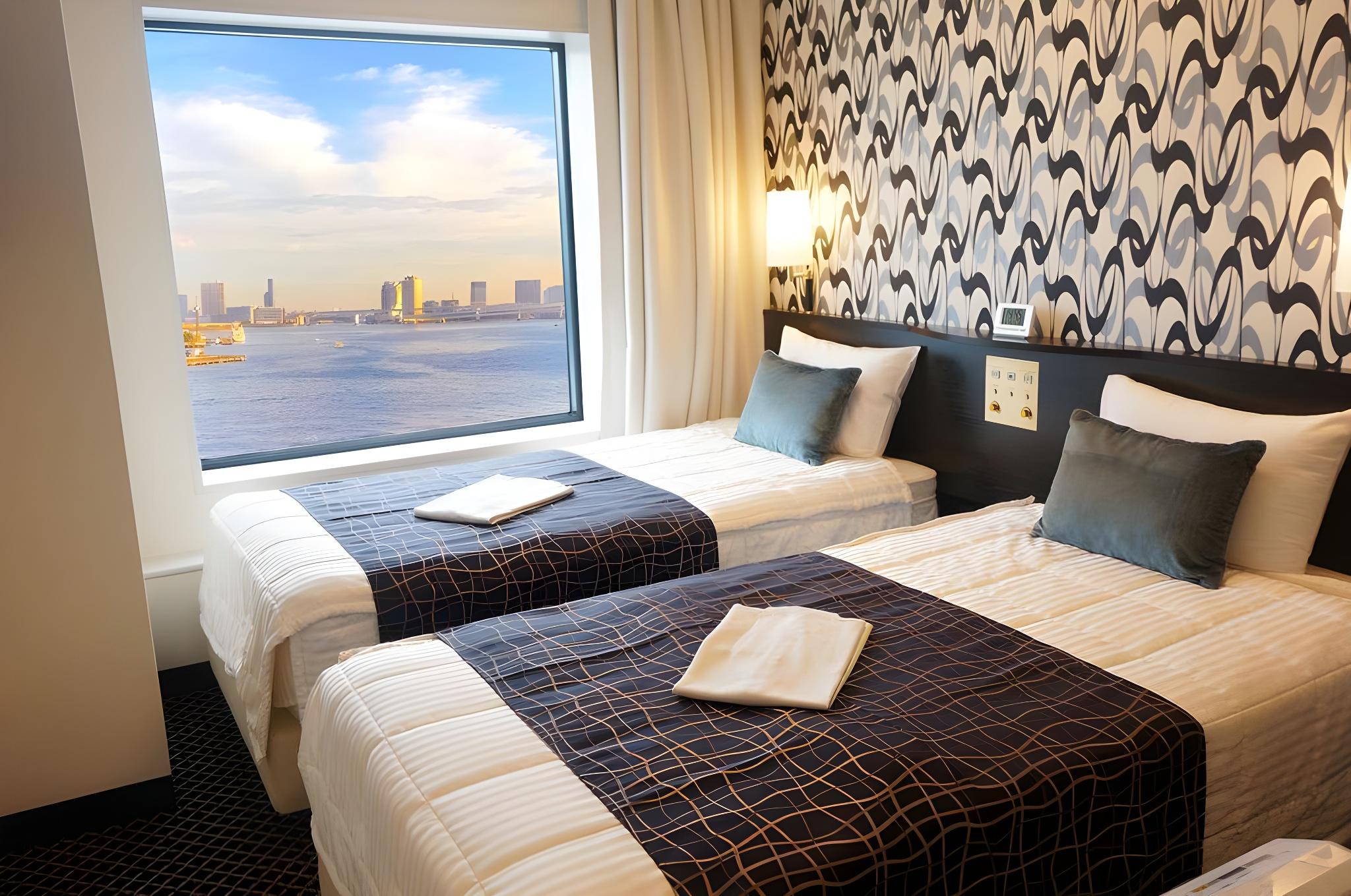Rainbow, Twin Beds, Bridge View