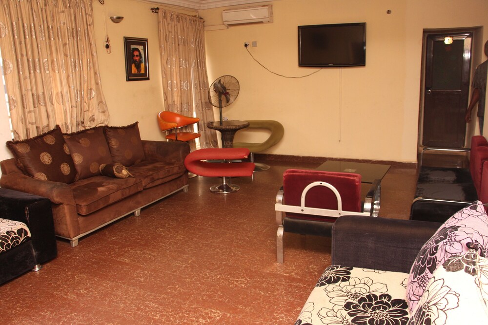 Sapphire Guest House 8/14