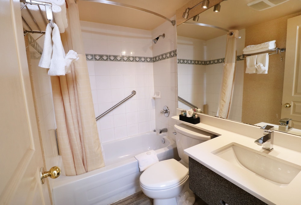 Divya Sutra Suites on Robson Downtown Vancouver 41/42