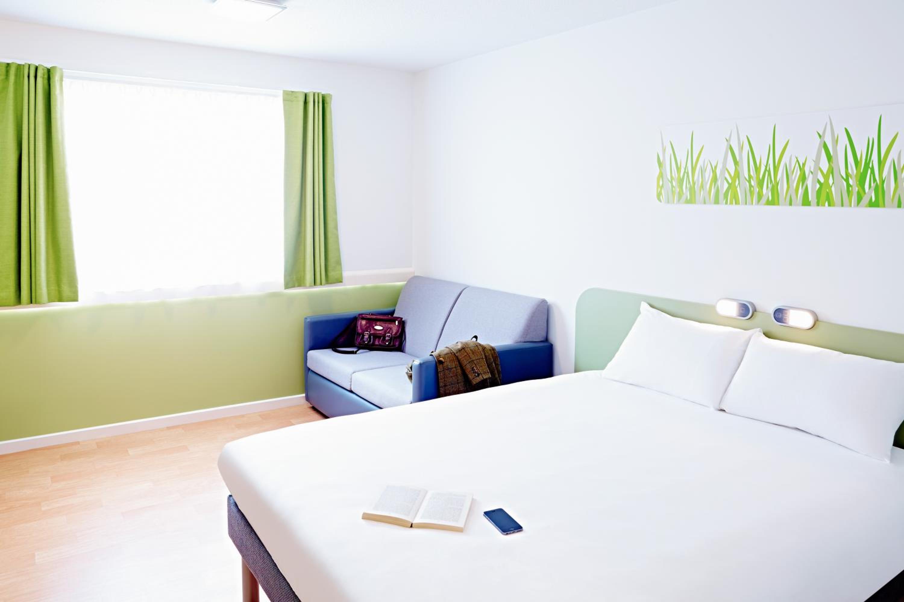 Ibis budget Warrington Lymm Services 16/33