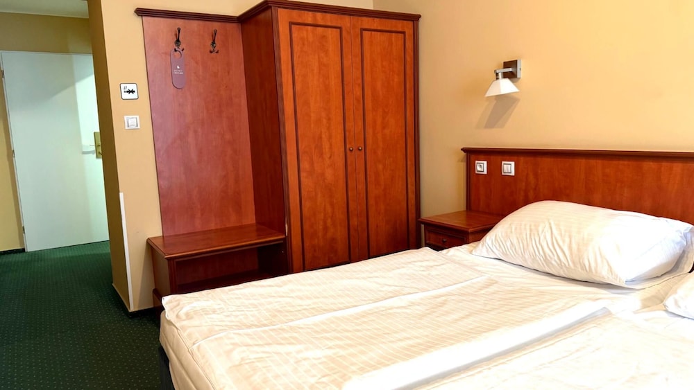 غرفة قياسية بسريرين منفصلين، Hotel Union 8/10