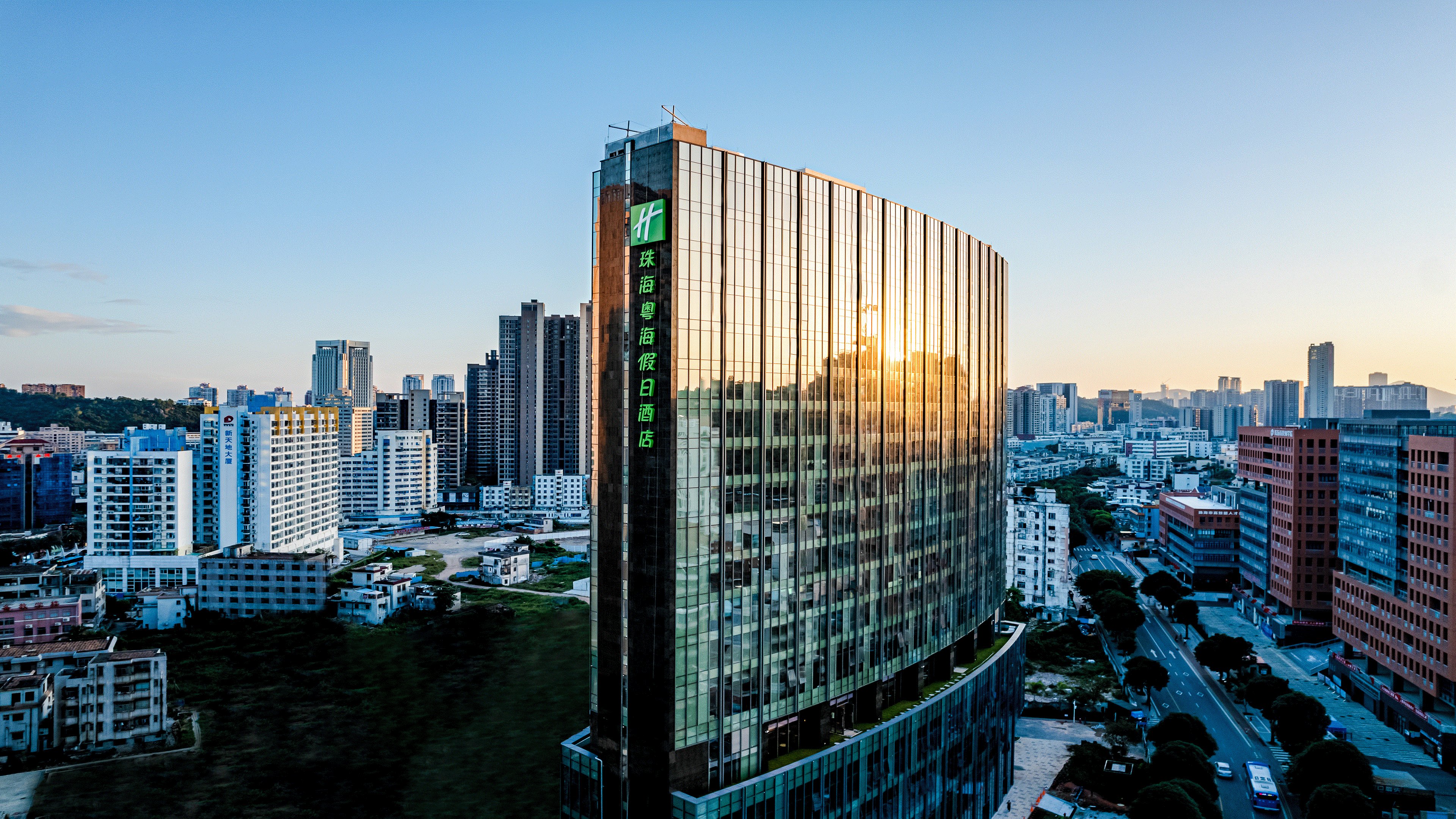 Holiday Inn Zhuhai City Center 2/50
