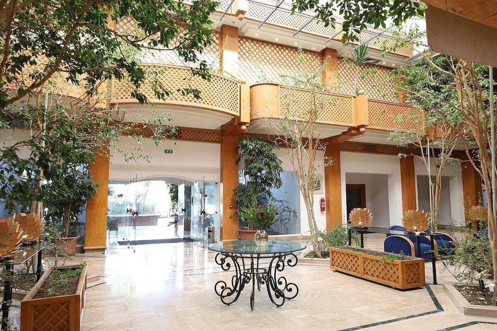 Tunisia Lodge 3/32