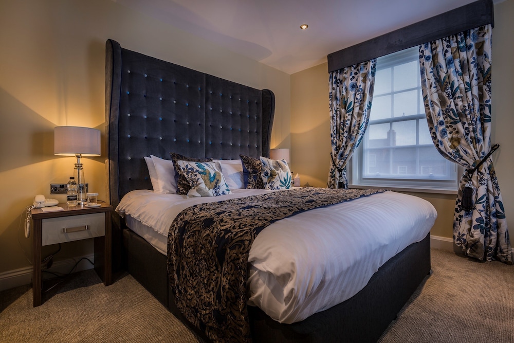 The Golden Fleece Hotel 14/50