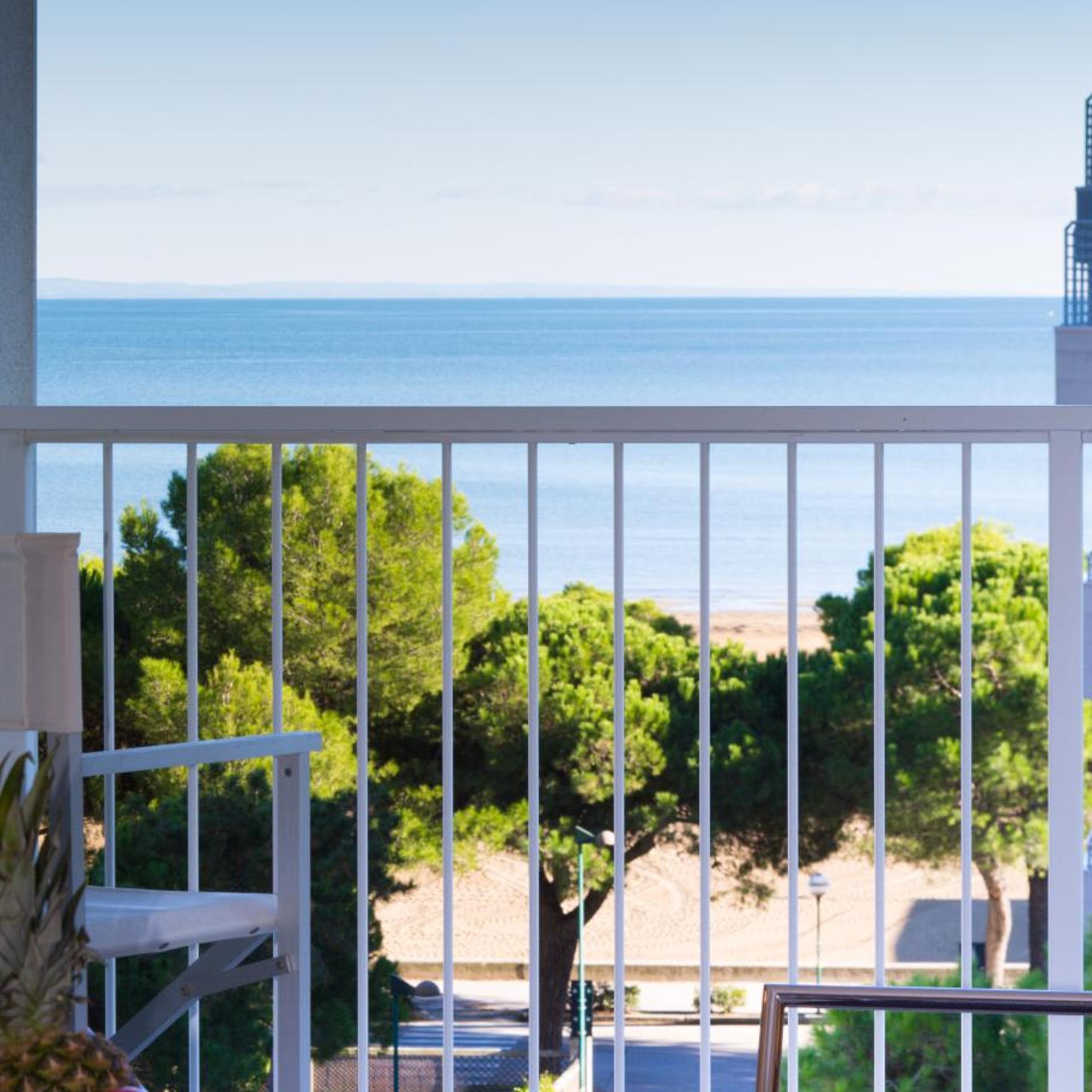 Florida Hotel 52/55