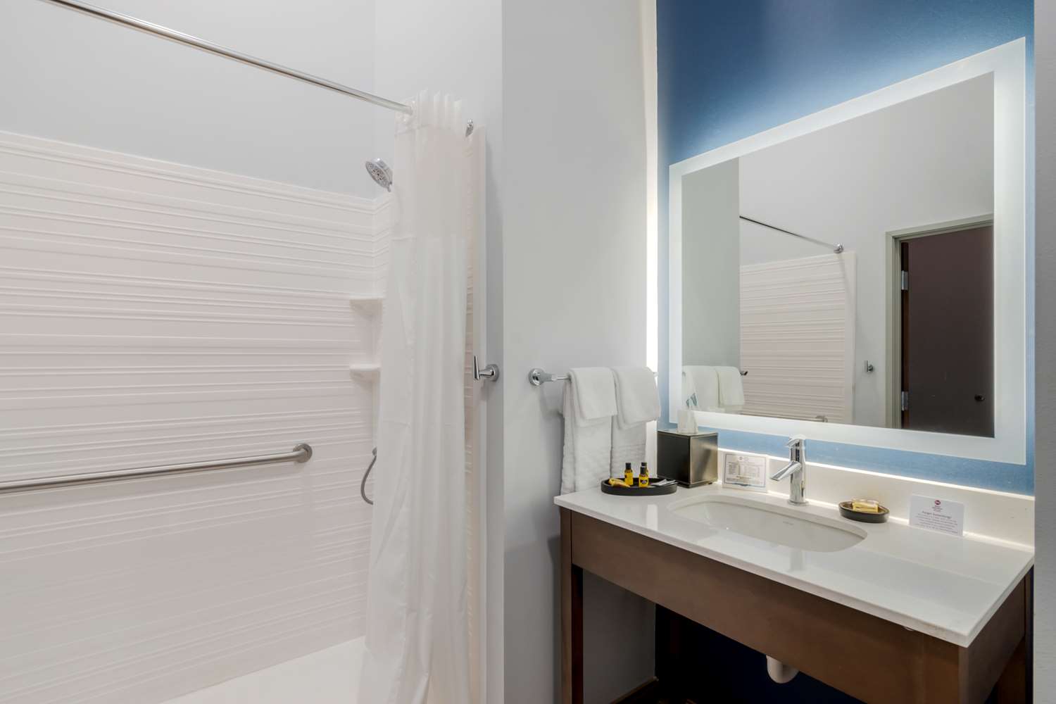 Room, 2 Queen Beds, Best Western Plus St Louis Airport Hotelbest Western Plus St Louis Airport Hotel 8/9