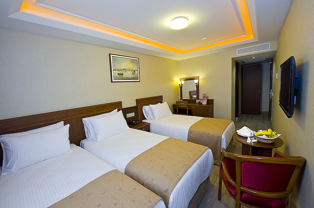 ROOM, TRIPLE