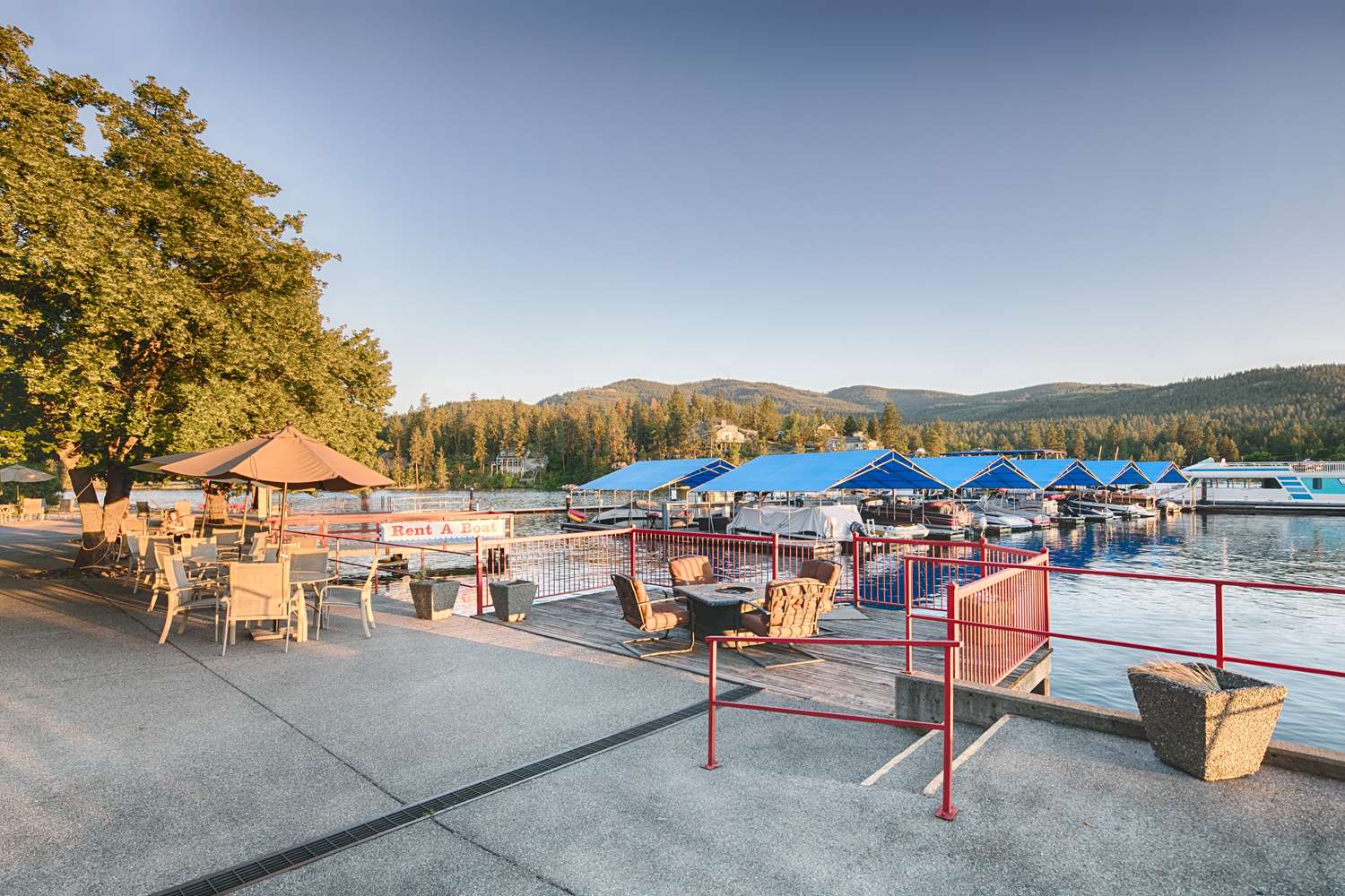 Red Lion Hotel Templin S On the River 8/29