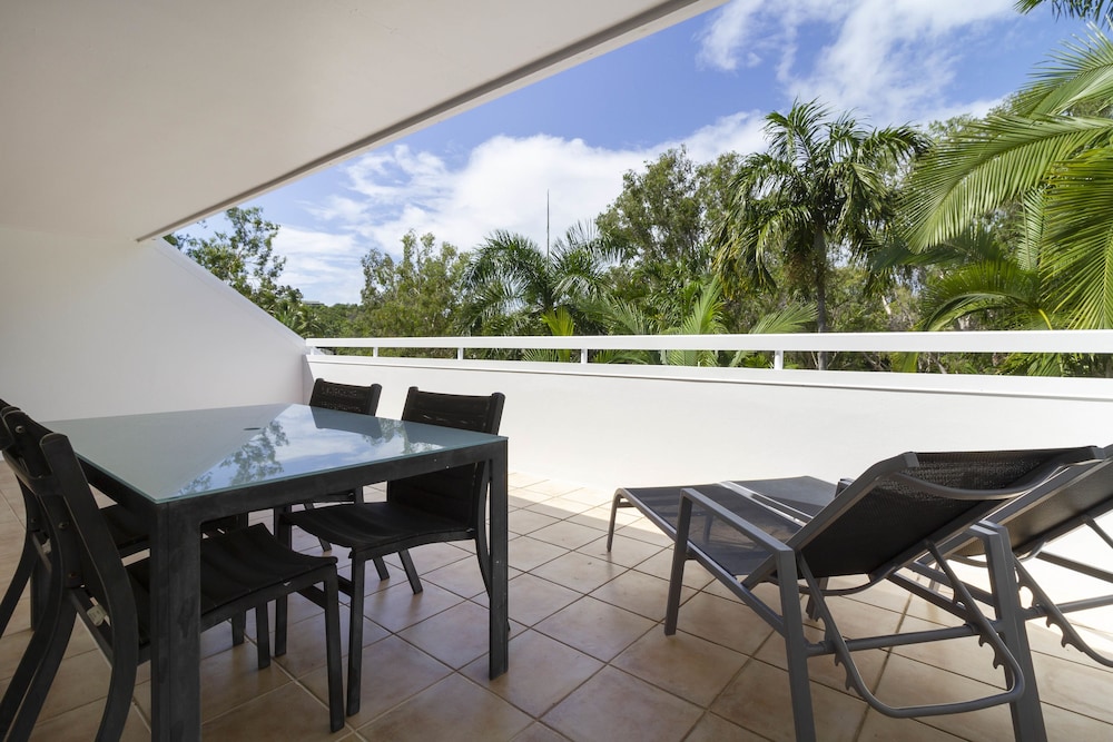 Apartments At the White House Port Douglas 49/65