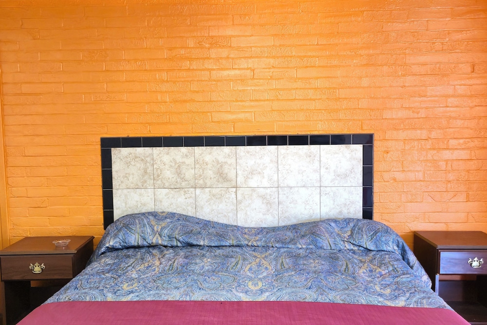 Way Side Inn by Hotel O Dallas near Fair Park Downtown 11/30