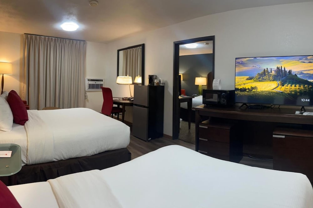Alliance Hotel & Suites, a Howard Johnson by Wyndham 23/58