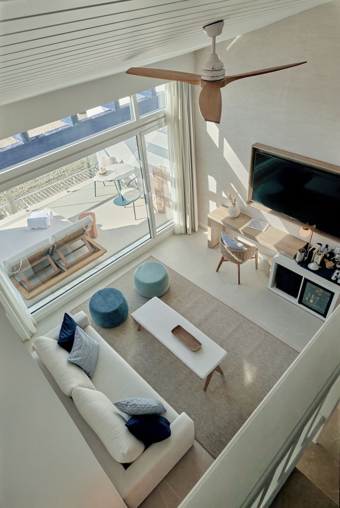 Mezzanine, Suite, King Bed, Sea View, Sofa
