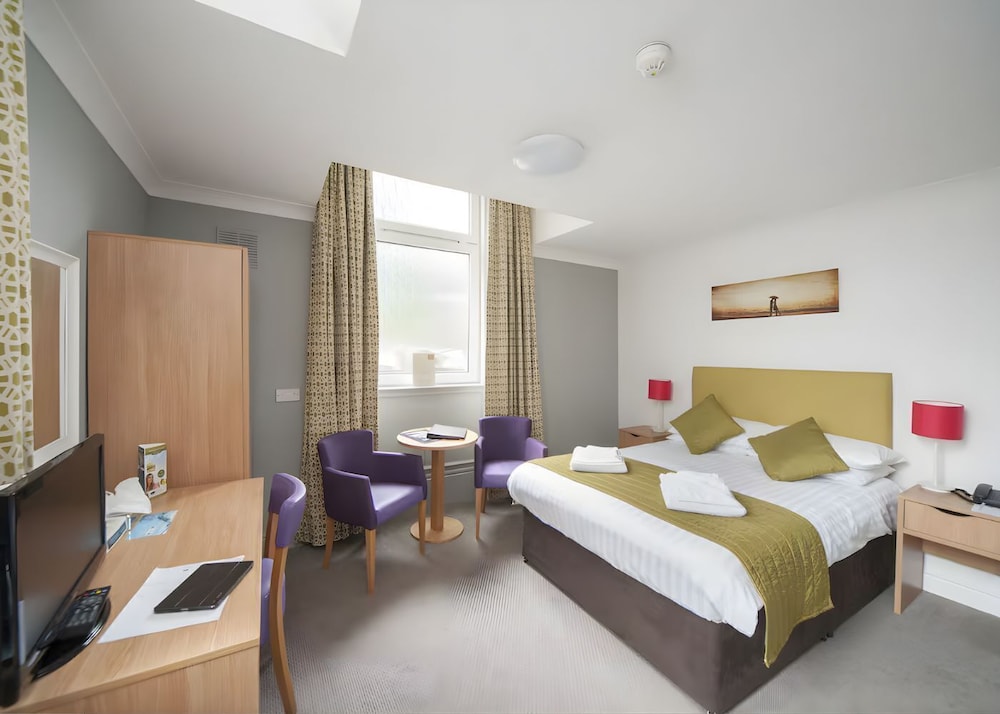 Carlton Hotel 28/68