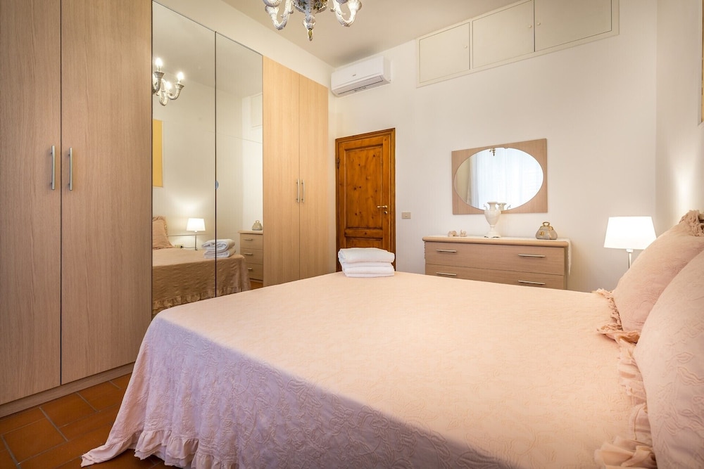 Classic Tuscany Apartment B 4/19