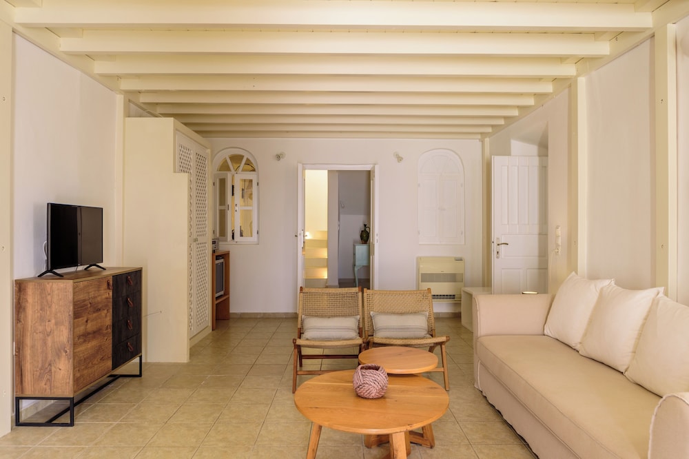 Revelis Villa & Canava 25/50