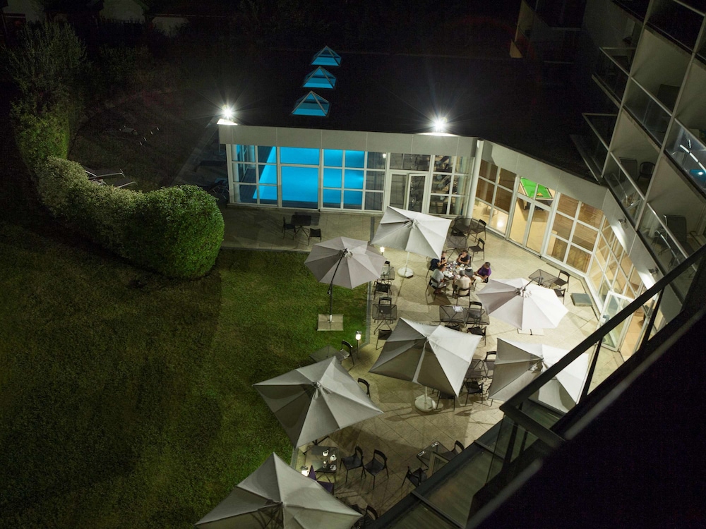 Novotel Senart Golf de Greenparc 70/77